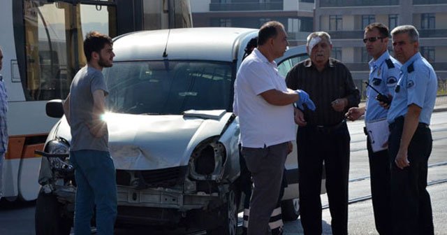 Canını değil kaza yaptığı aracını düşündü