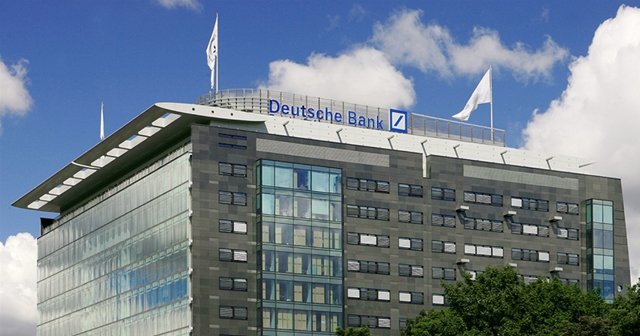 Deutsch Bank’ın hisselerinde tarihi düşüş