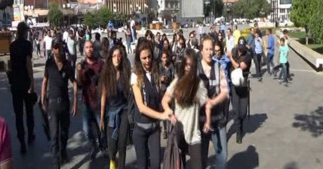 Diyarbakır’da öğrencilere müdahale, 23 gözaltı