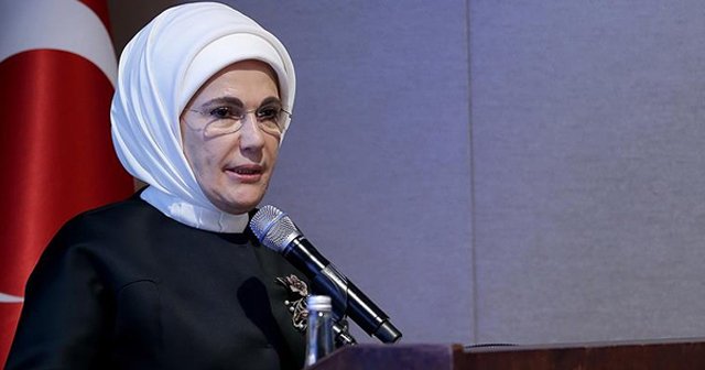 Emine Erdoğan, ABD'de FETÖ'nün darbe girişimini anlattı