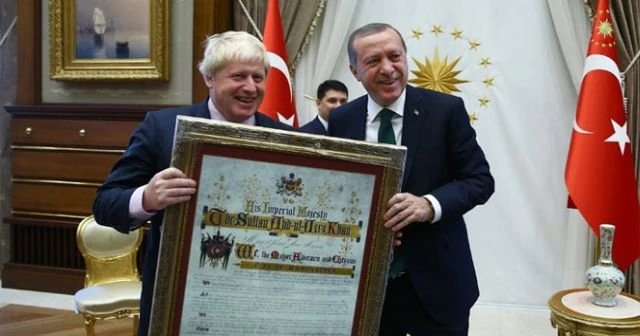 Erdoğan&#039;dan Johnson&#039;a sürpriz hediye