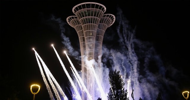 EXPO 2016 Antalya Kulesi&#039;nde havai fişek gösterisi