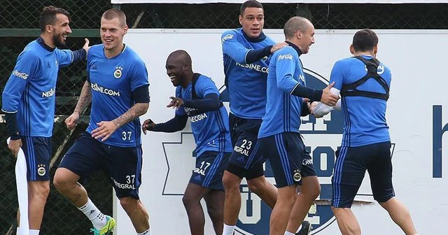 Fenerbahçe'de Feyenoord maçı hazırlıkları sürüyor