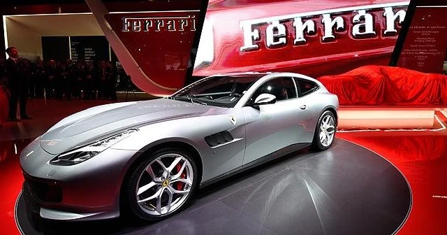 Ferrari'nin yeni modeli görücüye çıktı
