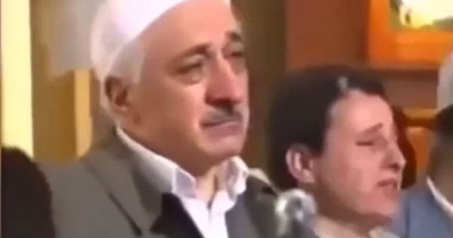 FETÖ liderine yelpaze sallayan şahıs Kazakistan'da