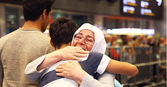 İlk hac kafilesi yurda döndü