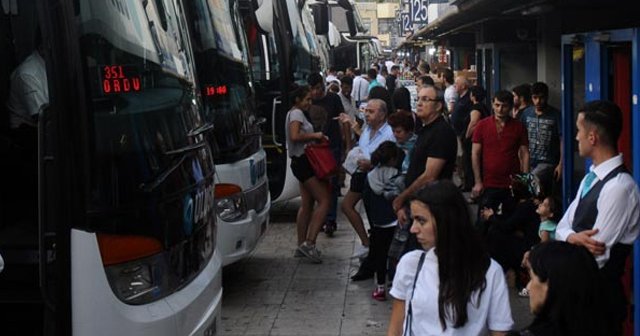 İstanbul Otogarı&#039;nda bayram hareketliliği