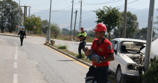 İtfaiye erinin kucağında ambulansa götürüldü