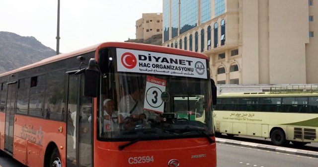 Kabe’ye servisler kalktı, hacılar yollarda