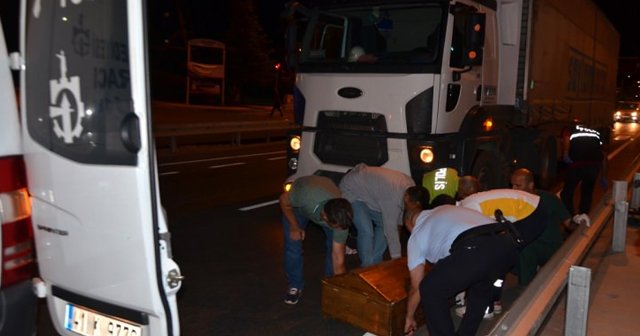 Kocaeli&#039;de trafik kazası, 1 ölü, 1 yaralı