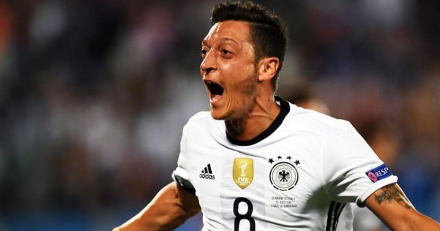 Mesut Özil, Almanya tarihine geçti