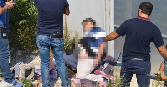Moloz yığınlarının arasında ceset bulundu
