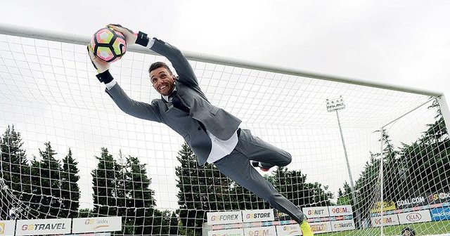 Muslera, &#039;Valizimi hemen toplar giderim&#039;