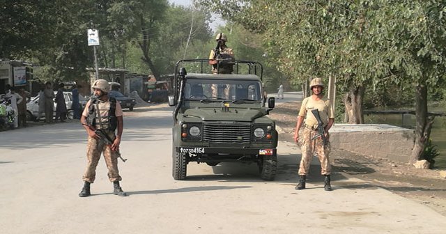 Pakistan&#039;da mahkeme önünde patlama