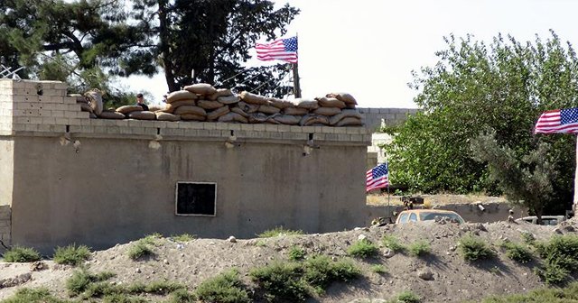 PYD &#039;karargahı&#039;na asılan ABD bayrakları halen yerinde