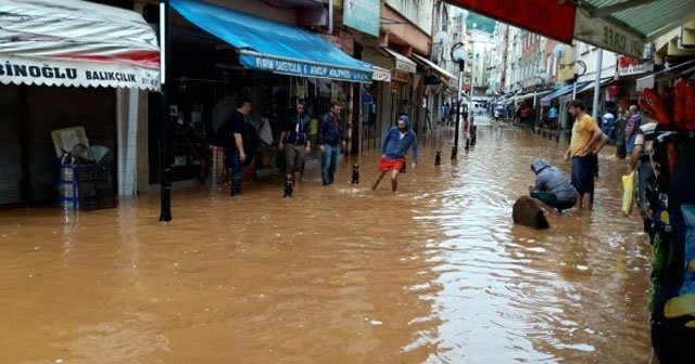 Rize'nin Fındıklı ilçesinde şiddetli yağış