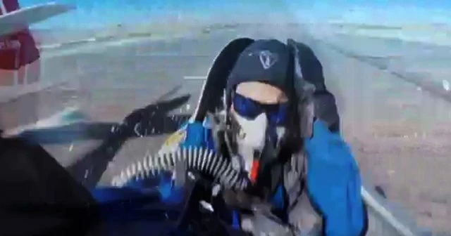 Şanslı pilotun inanılmaz kurtuluşu