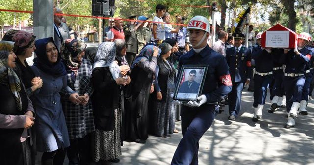 Şehit Uzman Çavuş Kadir Çelebi toprağa verildi