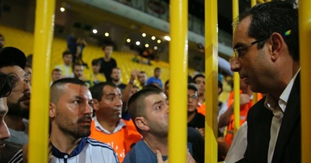 Şekip Mosturoğlu taraftarlarla tartıştı