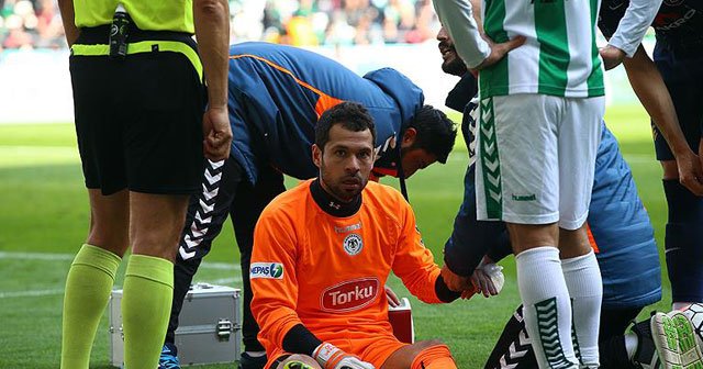 Serkan Kırıntılı UEFA&#039;da haftanın oyuncusuna aday