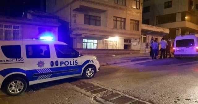 Sokak ortasında baltayla doğradılar