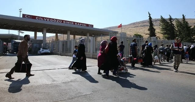 Valizini alan Cilvegözü'ne geldi
