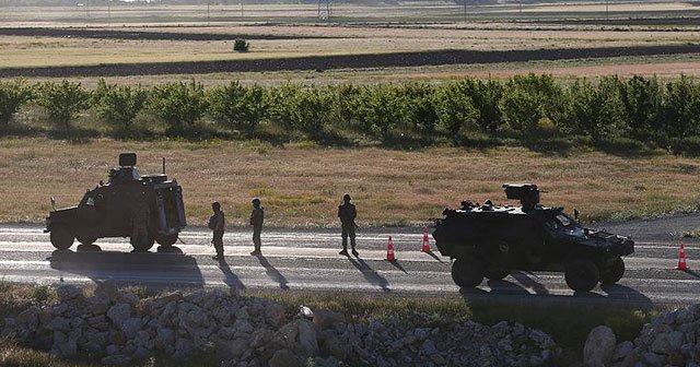 Van&#039;da zırhlı aracın geçişi sırasında patlama