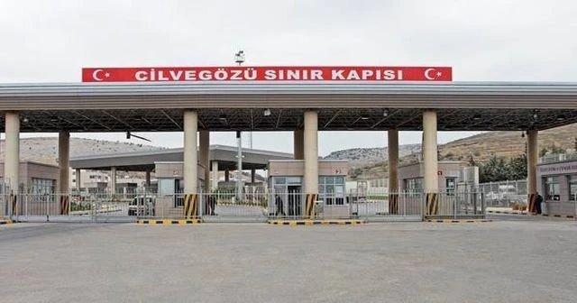 Yardım TIR'ları sınırı geçti
