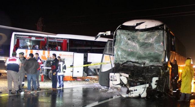 Yolcu otobüsleri çarpıştı, 68 yaralı