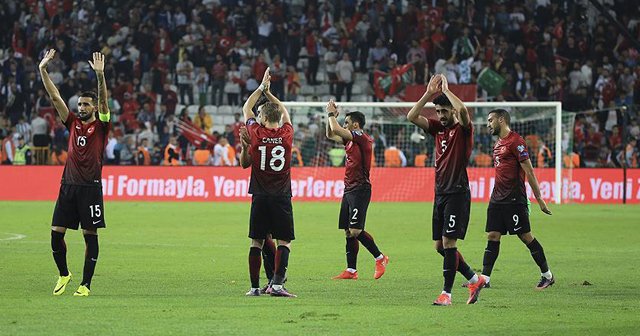 A Milli Futbol Takımı ilk galibiyet peşinde