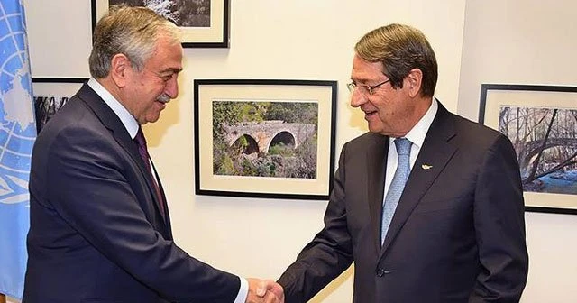 Akıncı ve Anastasiadis ara bölgede bir araya geldi