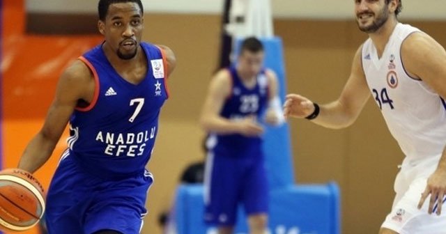 Anadolu Efes farklı başladı