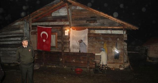 Baba olmayı bekleyen şehidin 9 da kardeşi vardı