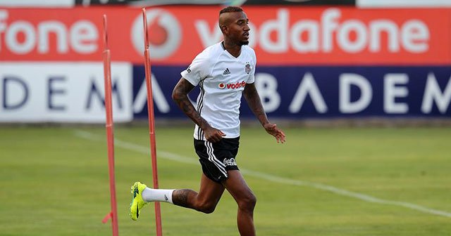 Beşiktaş&#039;a bir kötü haber daha! Talisca 3 ay yok