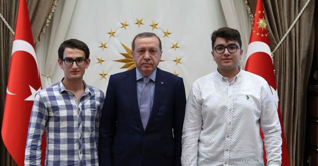 Cumhurbaşkanı Erdoğan, LYS şampiyonlarını kabul etti