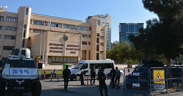 Diyarbakır Büyükşehir Belediyesinde 3 gözaltı