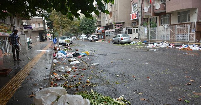 Diyarbakır&#039;da belediyeler görevlerini yerine getirmeye başladı