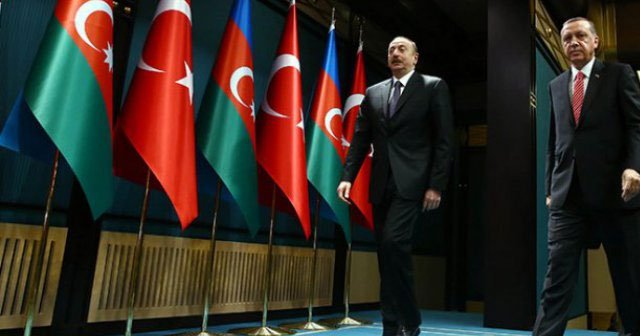 Erdoğan&#039;dan Azerbaycan&#039;a kutlama