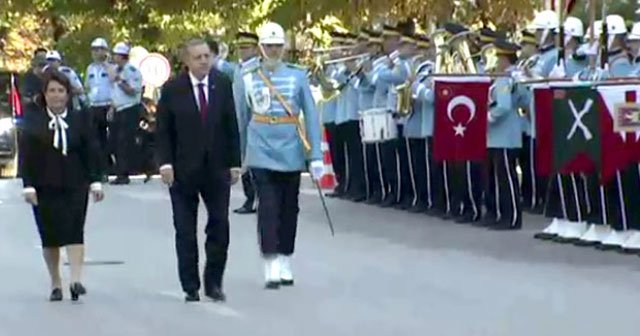 Erdoğan’ı Meclis’te polis tören mangası karşıladı