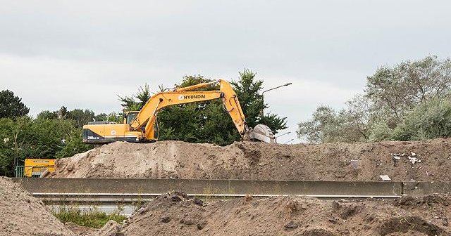 Fransa&#039;da göçmen duvarı kriz oluşturdu