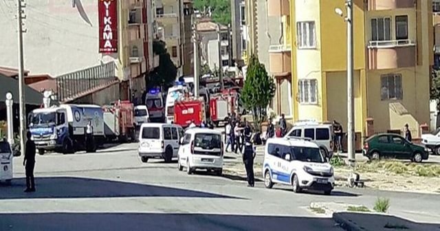 Canlı bomba kendini patlattı! 3 polis şehit