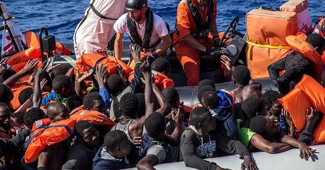 Göçmenlerin botunda 25 ceset bulundu