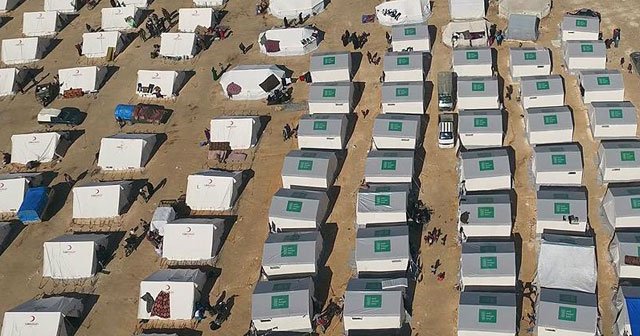 İHH Musul&#039;dan kaçan mültecilere çadır kent kuracak