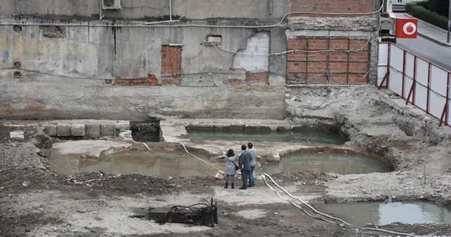 İnşaatın temelinden bakın ne çıktı