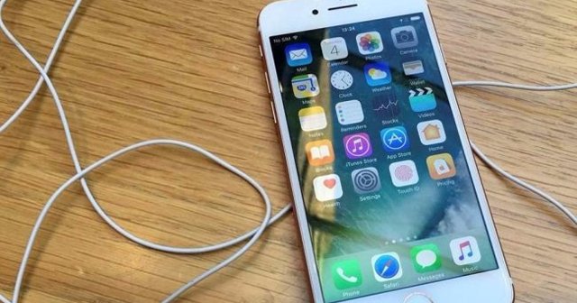 iPhone 7, kullanıcısının elindeyken patladı