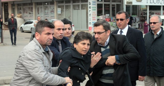 İzinsiz eylem yapan HDP’lilere polis müdahalesi
