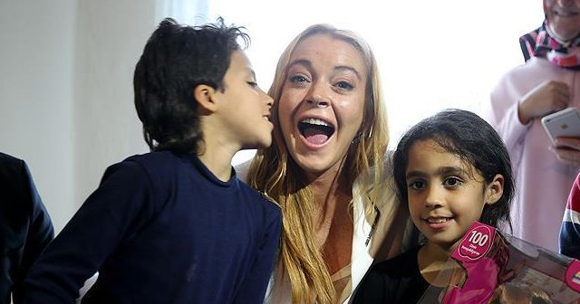 Lindsay Lohan Suriyeli aileyi ikinci kez ziyaret etti