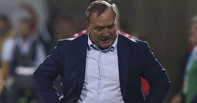 Maç öncesi Advocaat&#039;ı çıldırtan olay