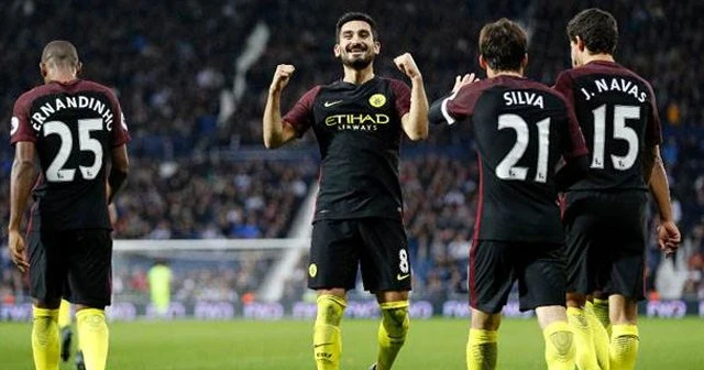 Manchester City deplasmanda fark attı