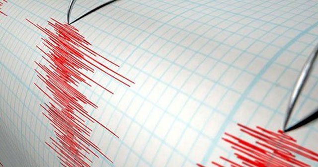 Manisa&#039;da 15 dakikada 3 deprem